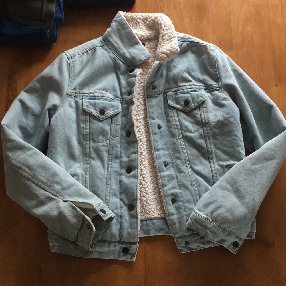 Jean jacket with fuzzy inside